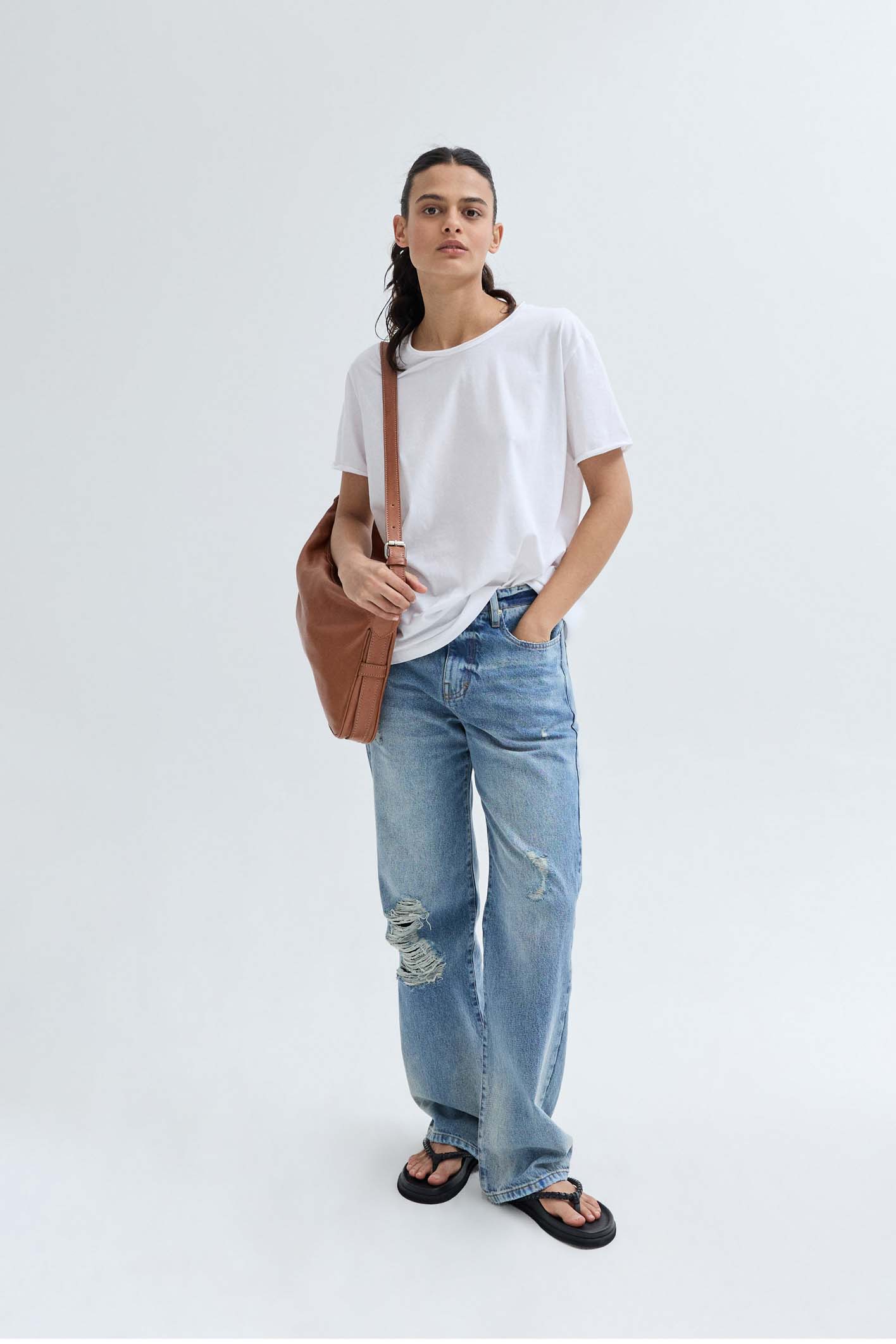 awada_cartera-shoulder-_40-25-2025__picture-54111