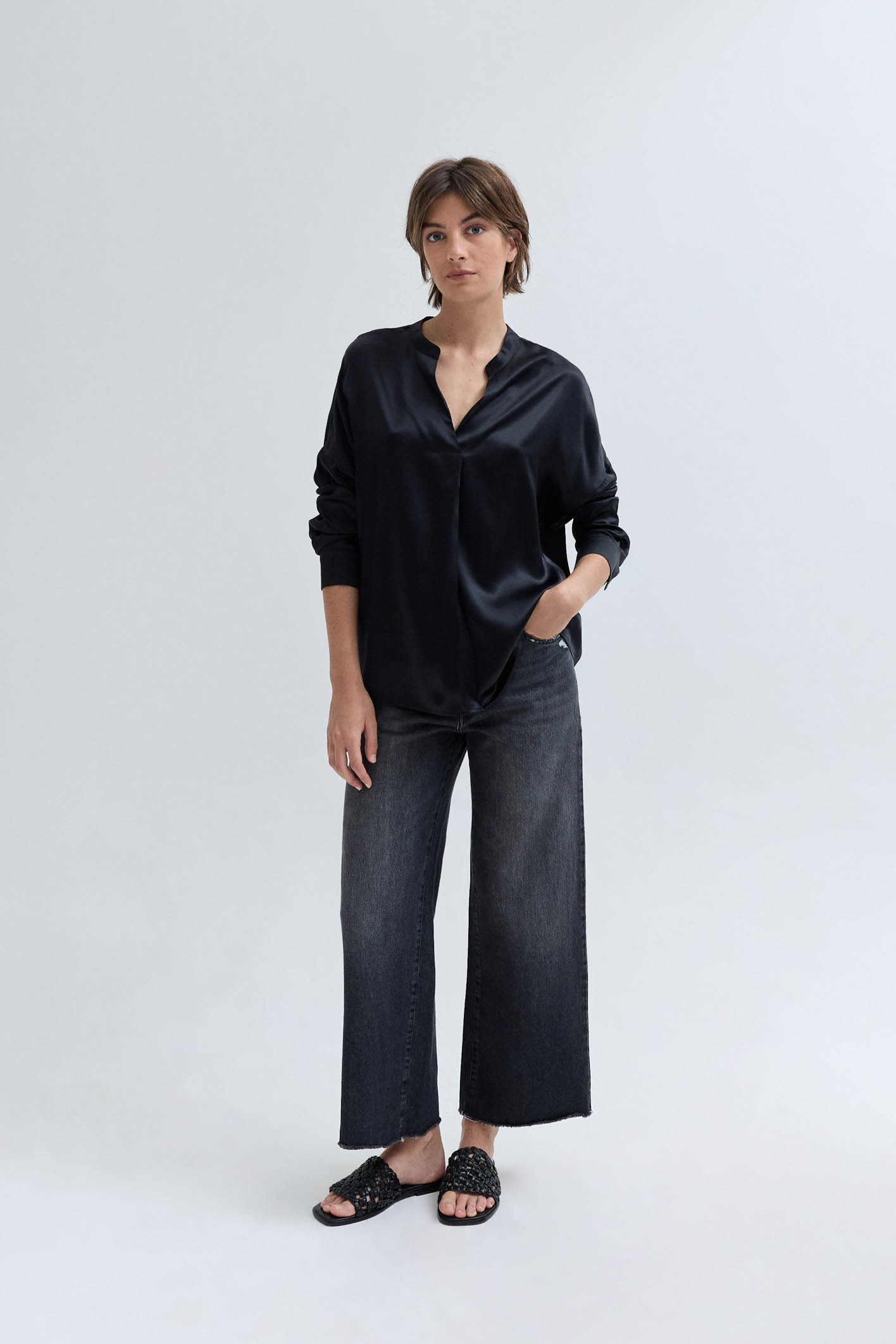 awada_blusa-de-seda-cuello-mao_49-27-2024__picture-54239