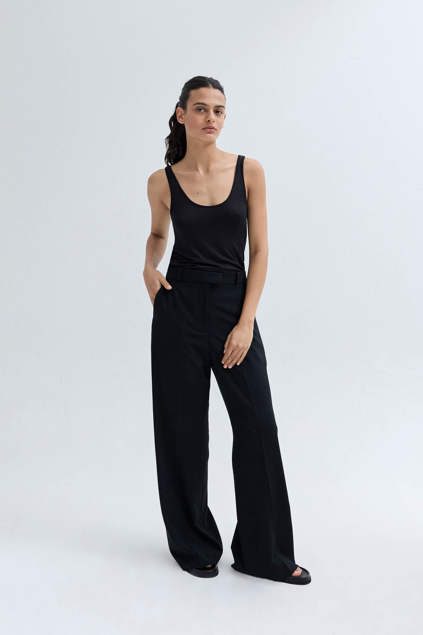 awada_pantalon-sastrero-black_54-27-2024__picture-54284