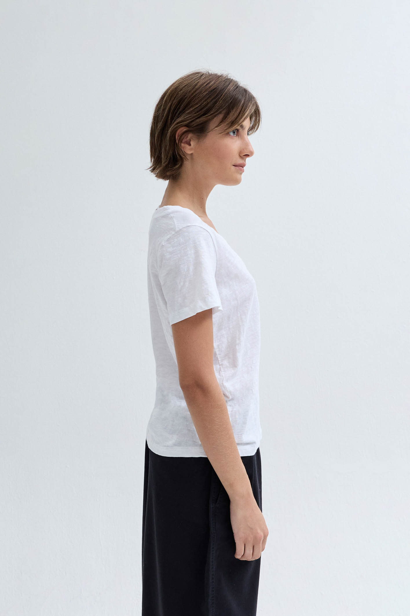 awada_remera-escote-v_55-27-2024__picture-54315