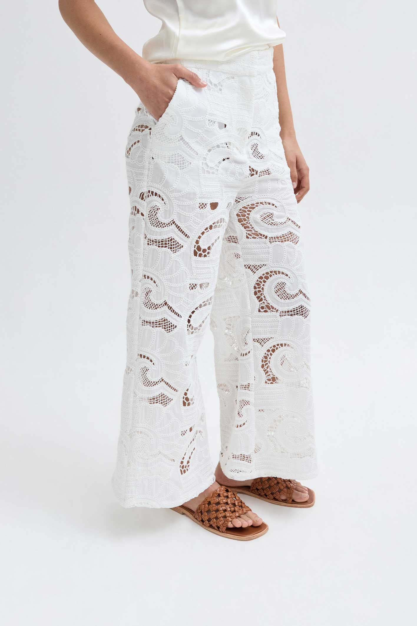 awada_pantalon-bordado-_53-27-2024__picture-54328