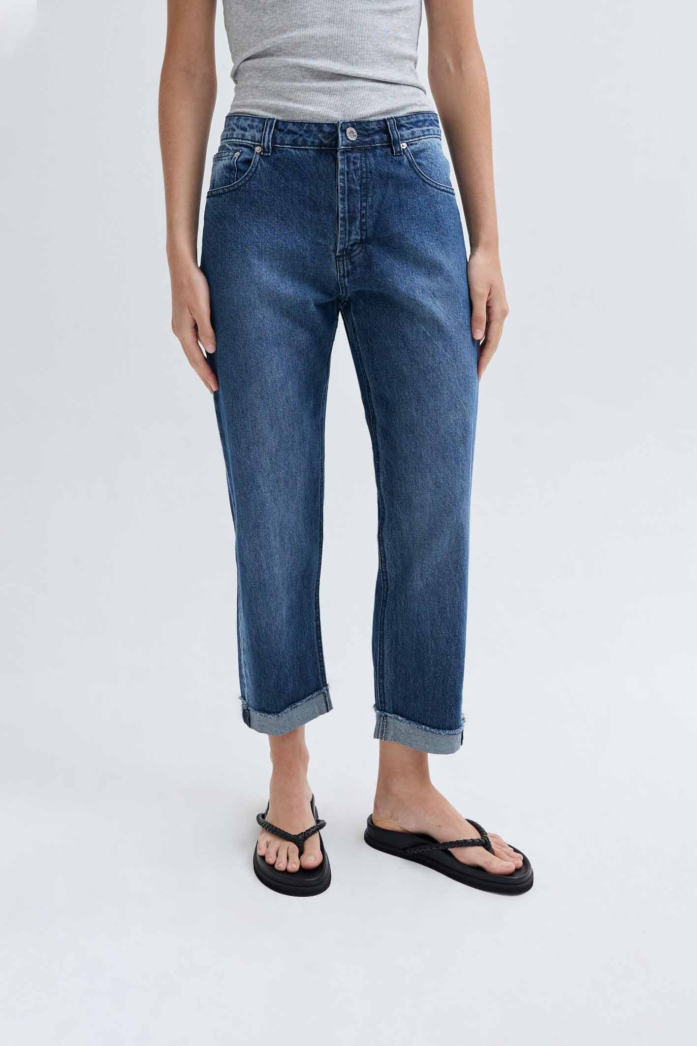 awada_jean-straight-roll-blue_38-03-2024__picture-54423