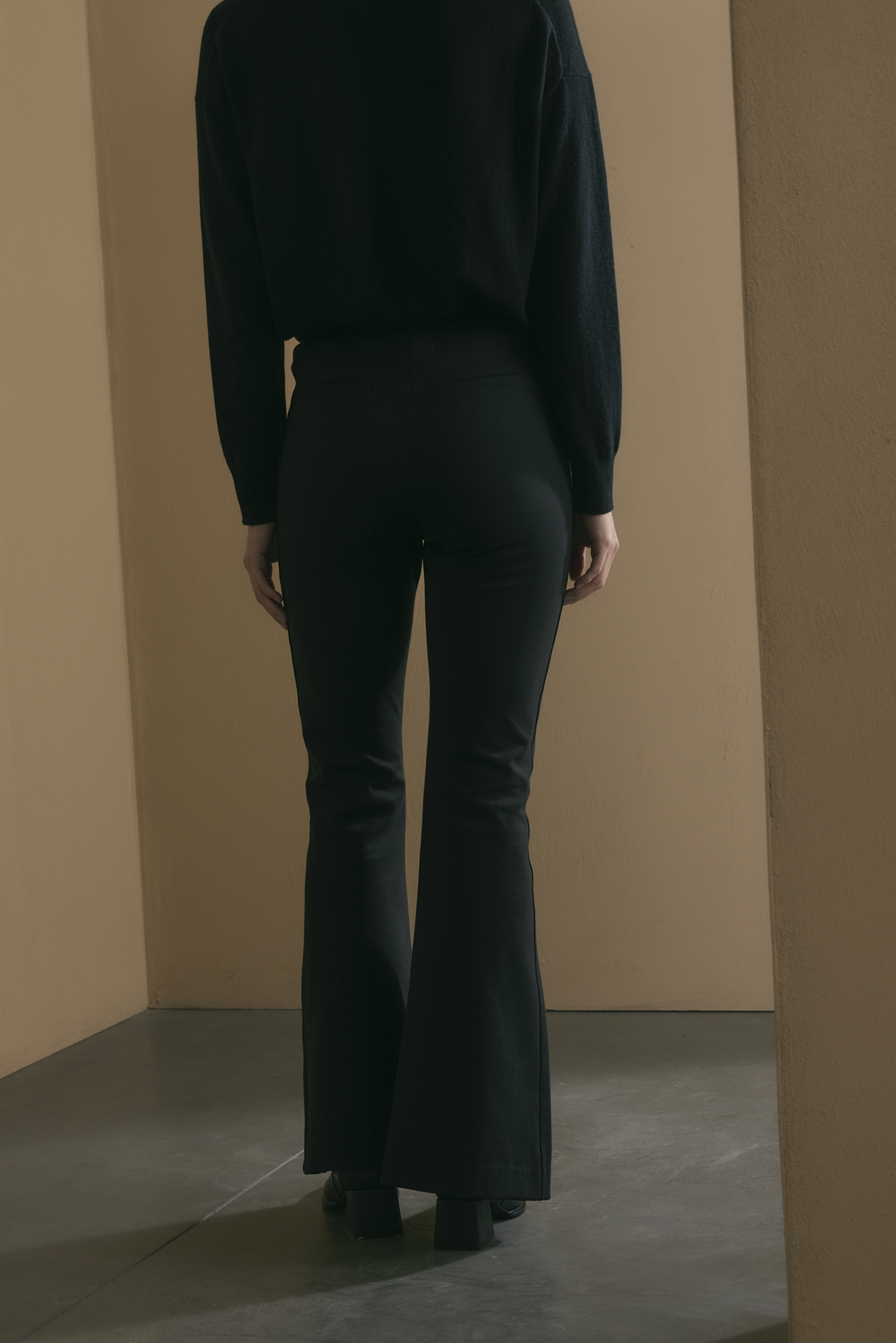 awada_pantalon-tramado_08-04-2026__picture-56485