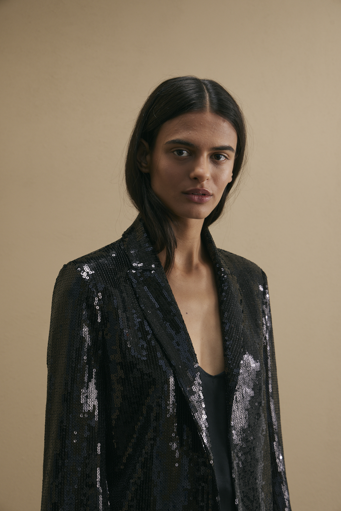awada_blazer-paillette_52-30-2025__picture-56651