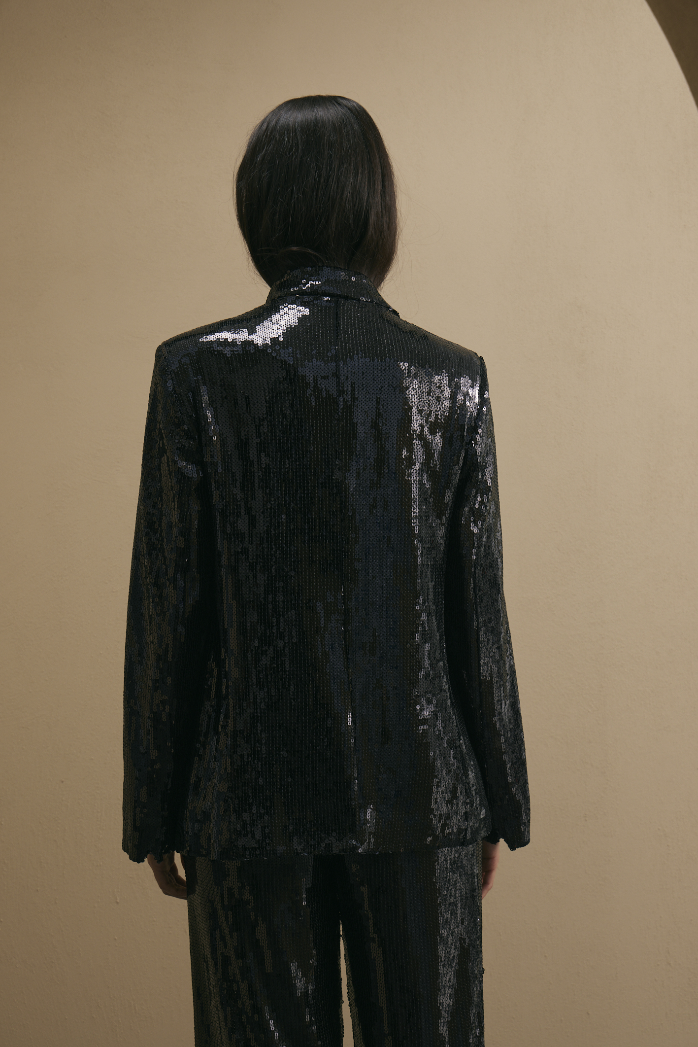 awada_blazer-paillette_52-30-2025__picture-56653