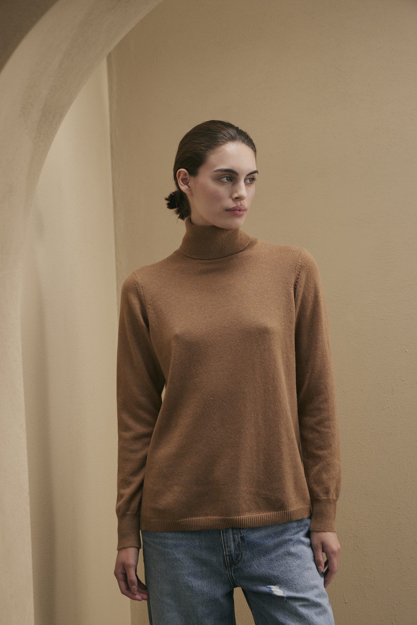 awada_sweater-cashmere-polera_40-30-2025__picture-56689