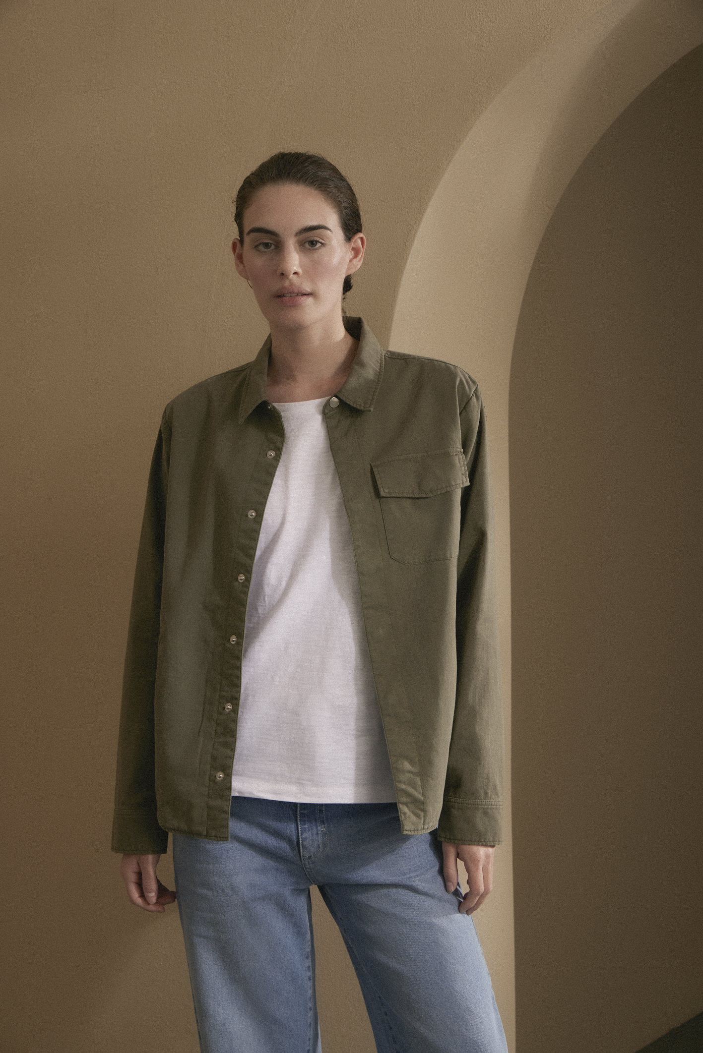 awada_camisaco-gabardina_13-05-2025__picture-57192