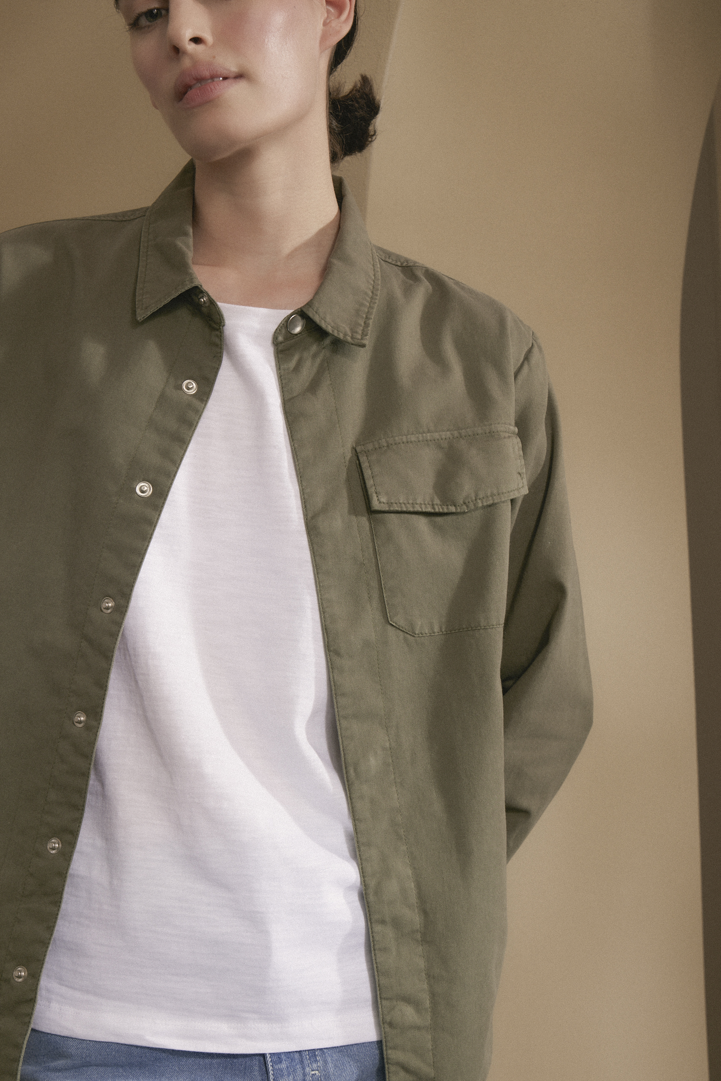 awada_camisaco-gabardina_13-05-2025__picture-57193