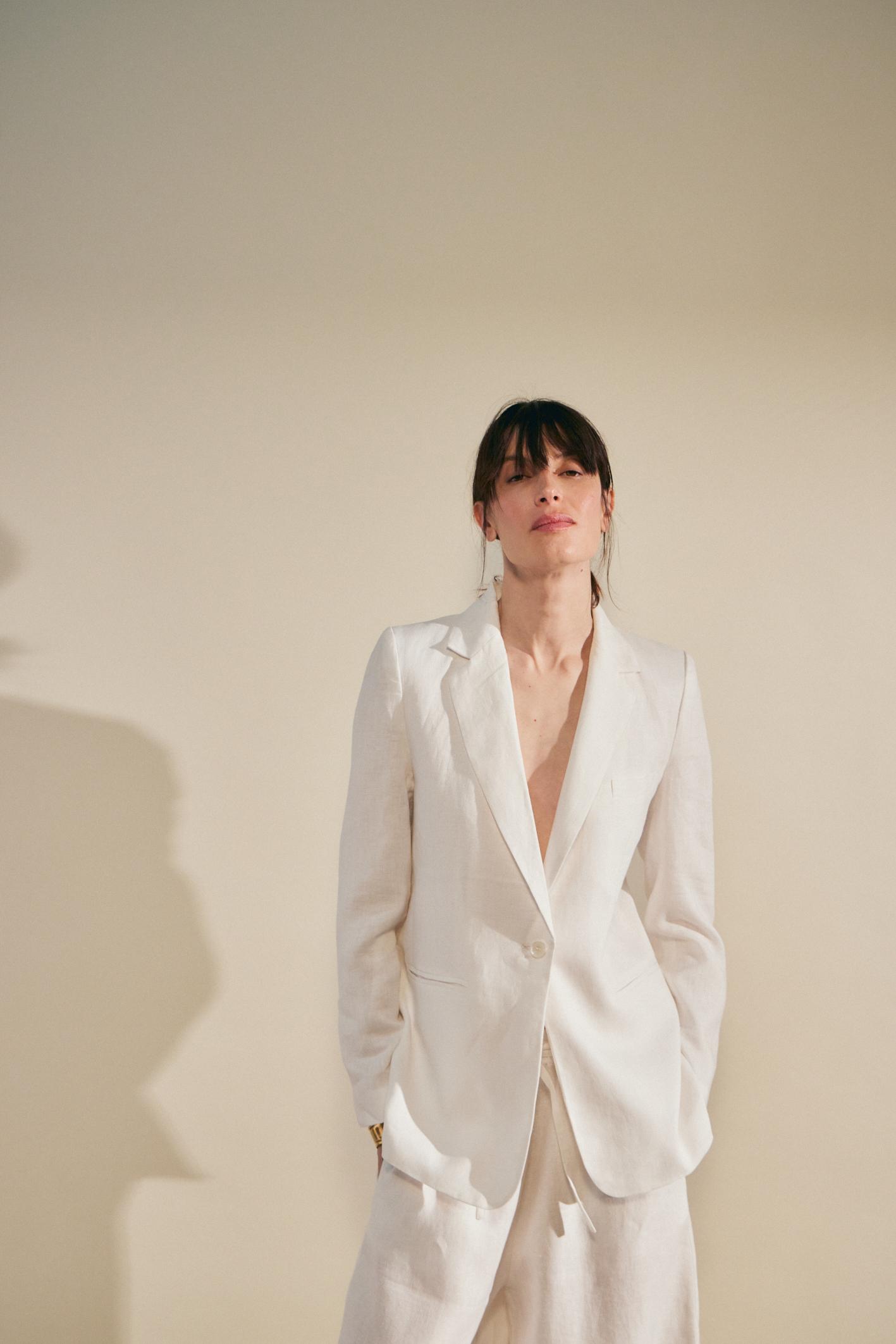 awada_blazer-de-lino_17-03-2025__picture-60621