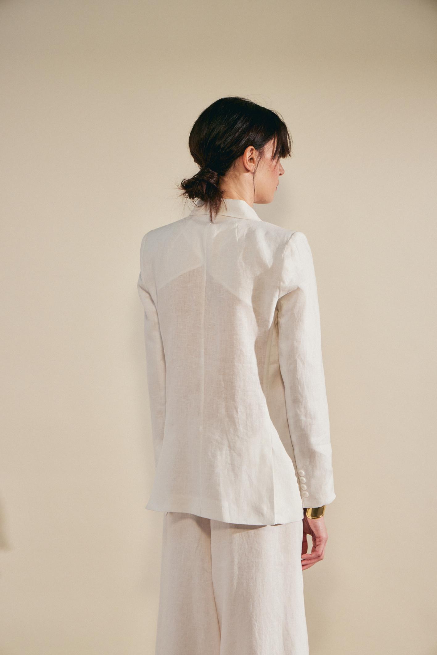 awada_blazer-de-lino_17-03-2025__picture-60623