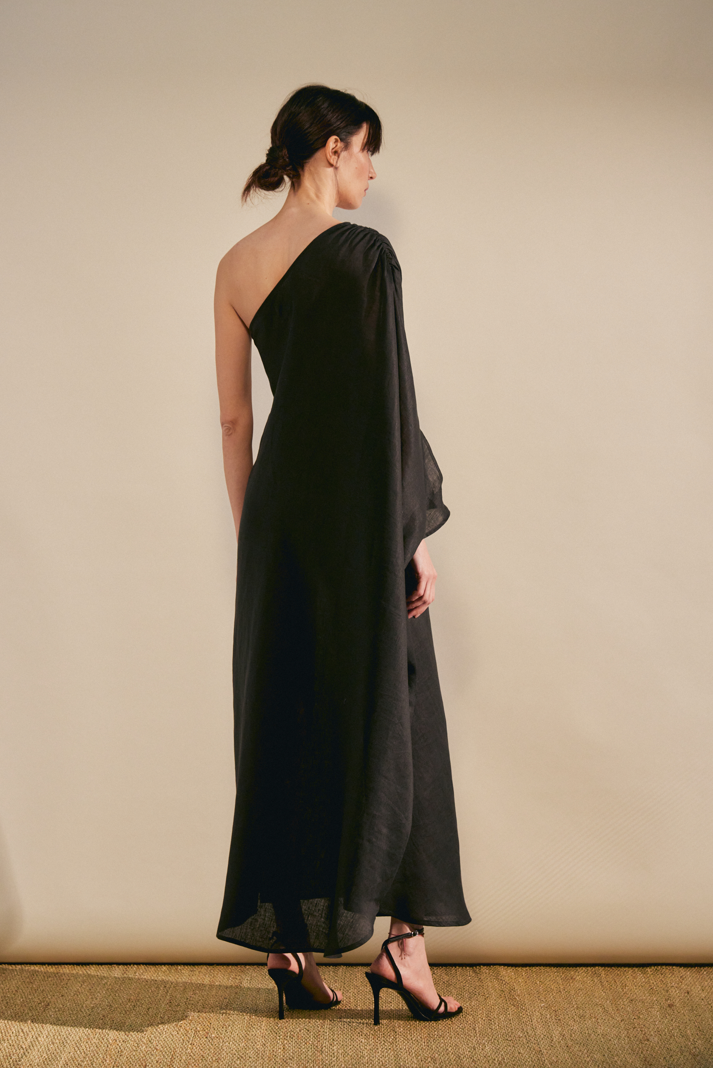 awada_vestido-amplio-lino_27-04-2026__picture-61472