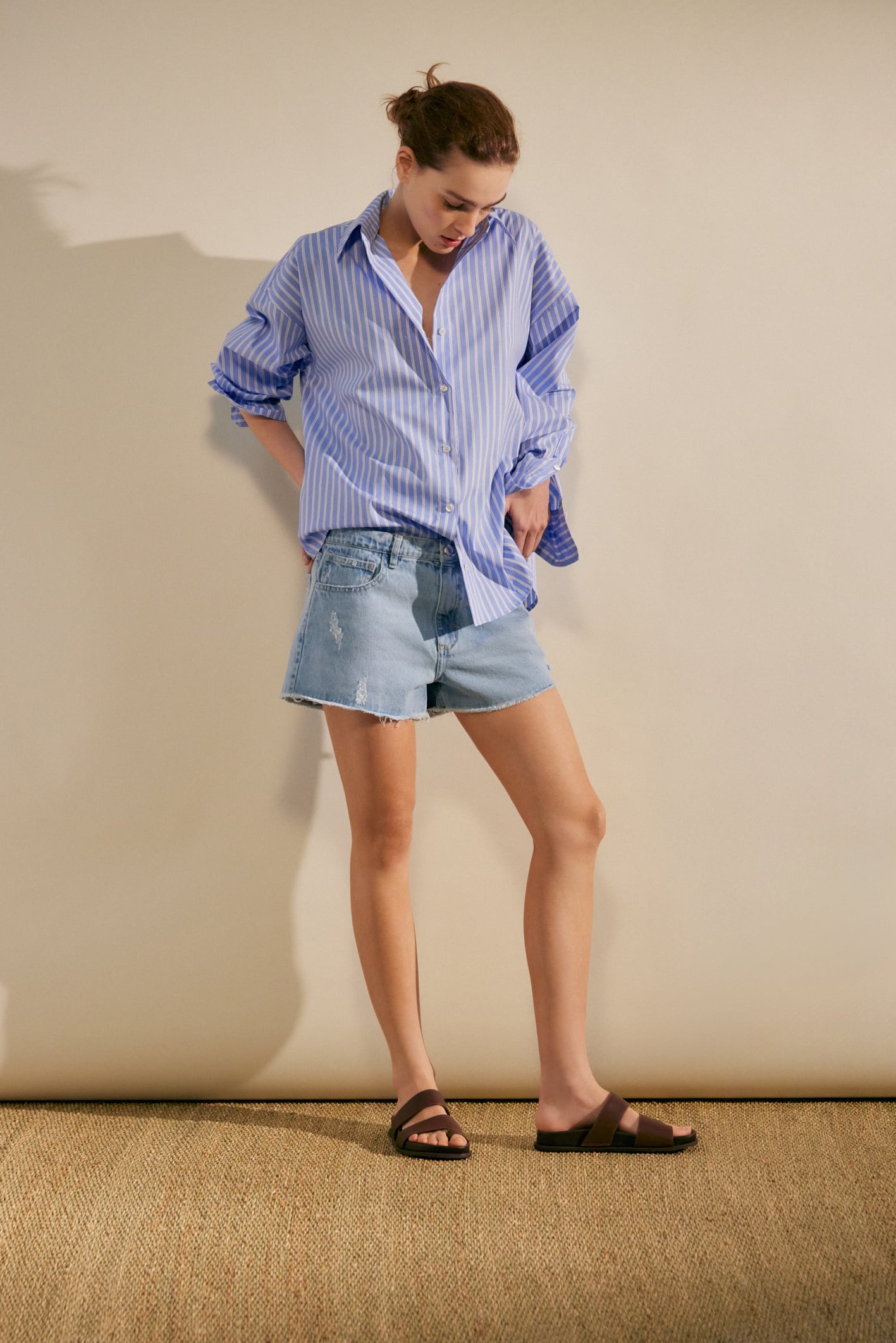 awada_camisa-over-rayada_42-06-2025__picture-61485