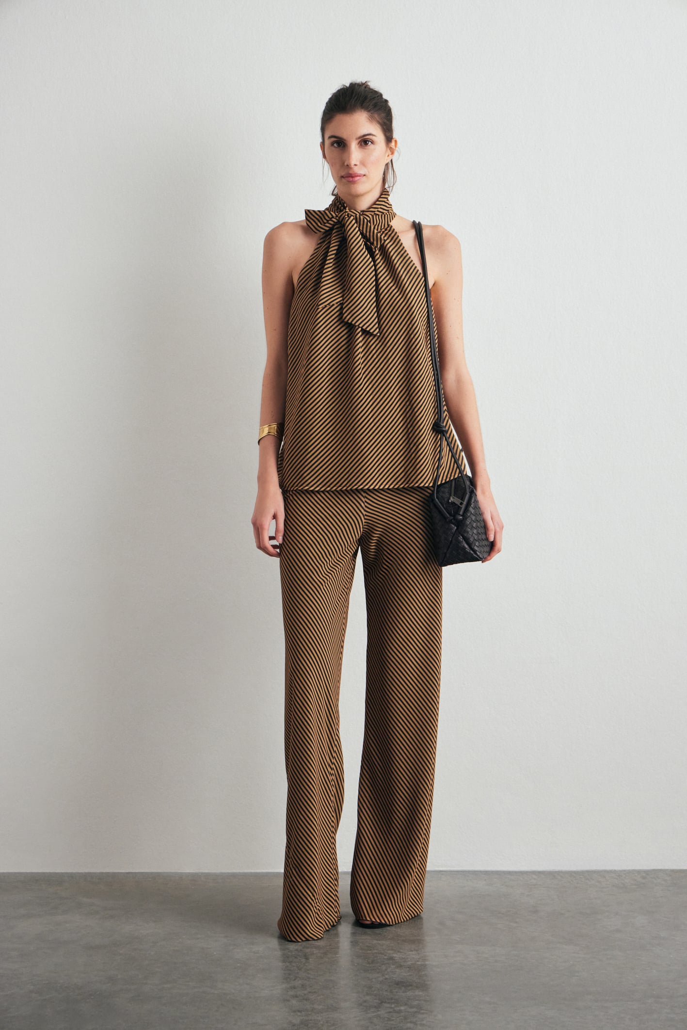awada_top-pravia_08-14-2025__picture-61546