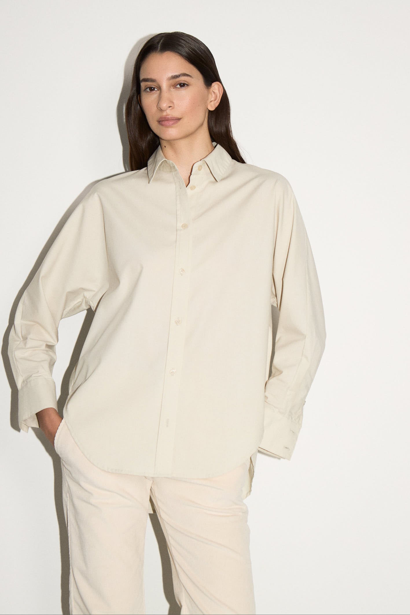 awada_camisa-alba_47-19-2026__picture-63929