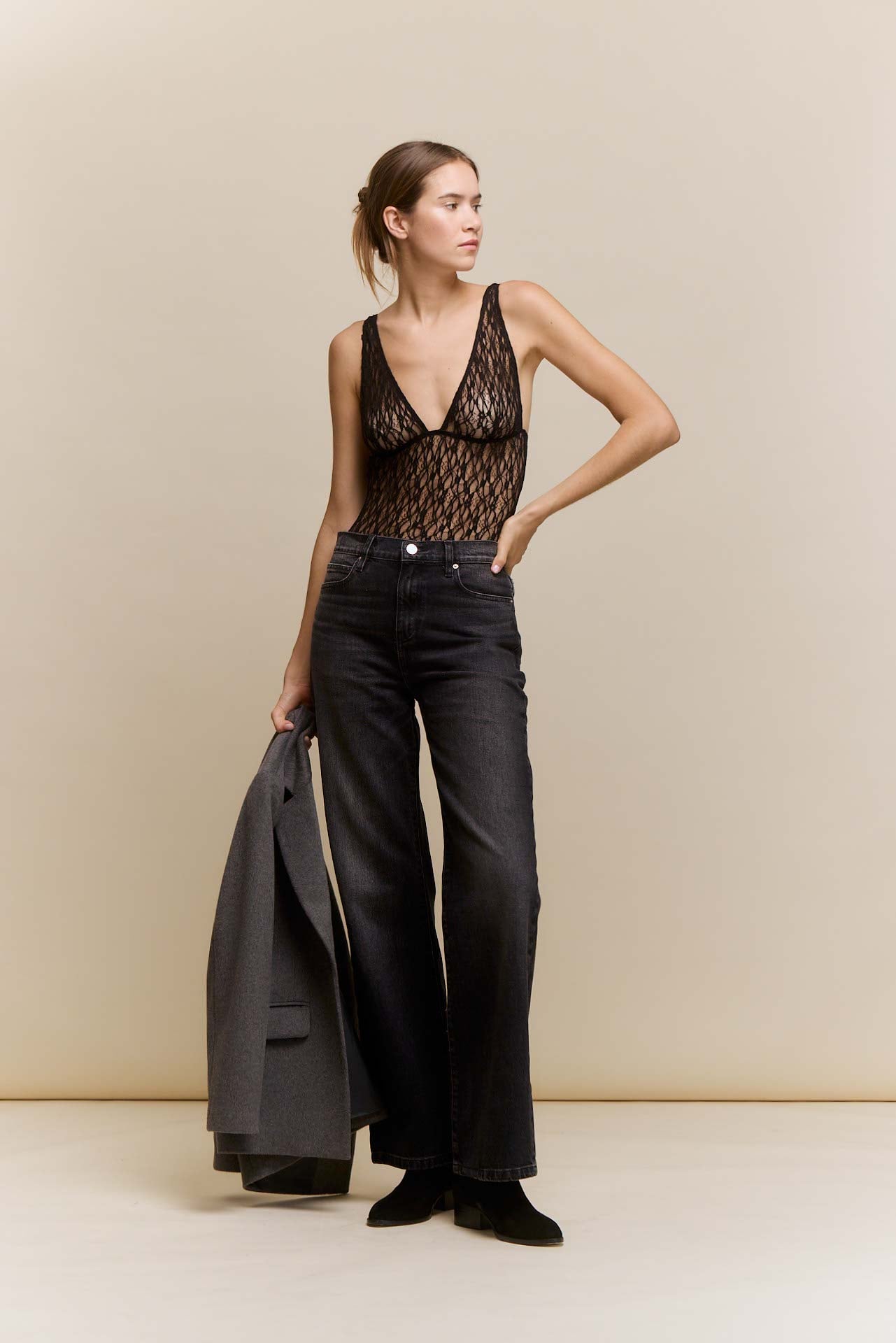 awada_jean-straight-grey_36-19-2026__picture-64551
