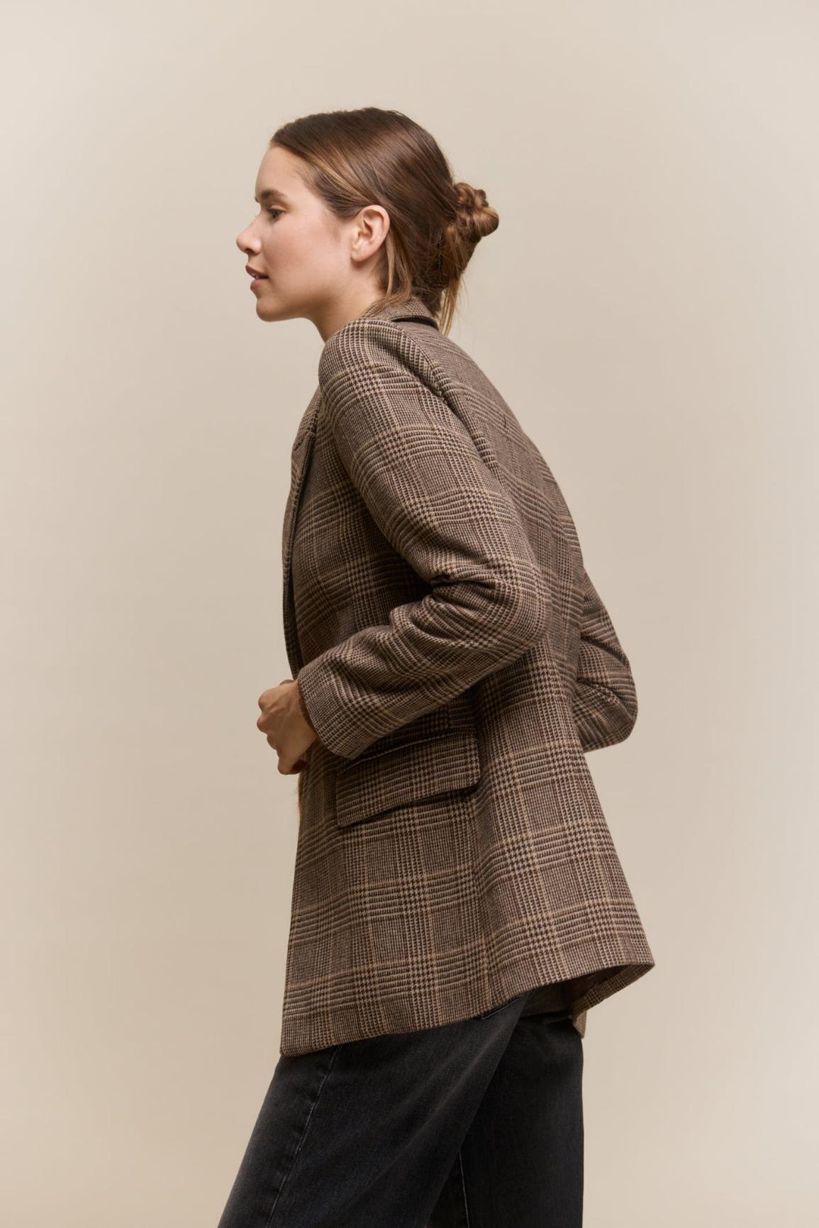 awada_blazer-tramado_19-23-2026__picture-64580
