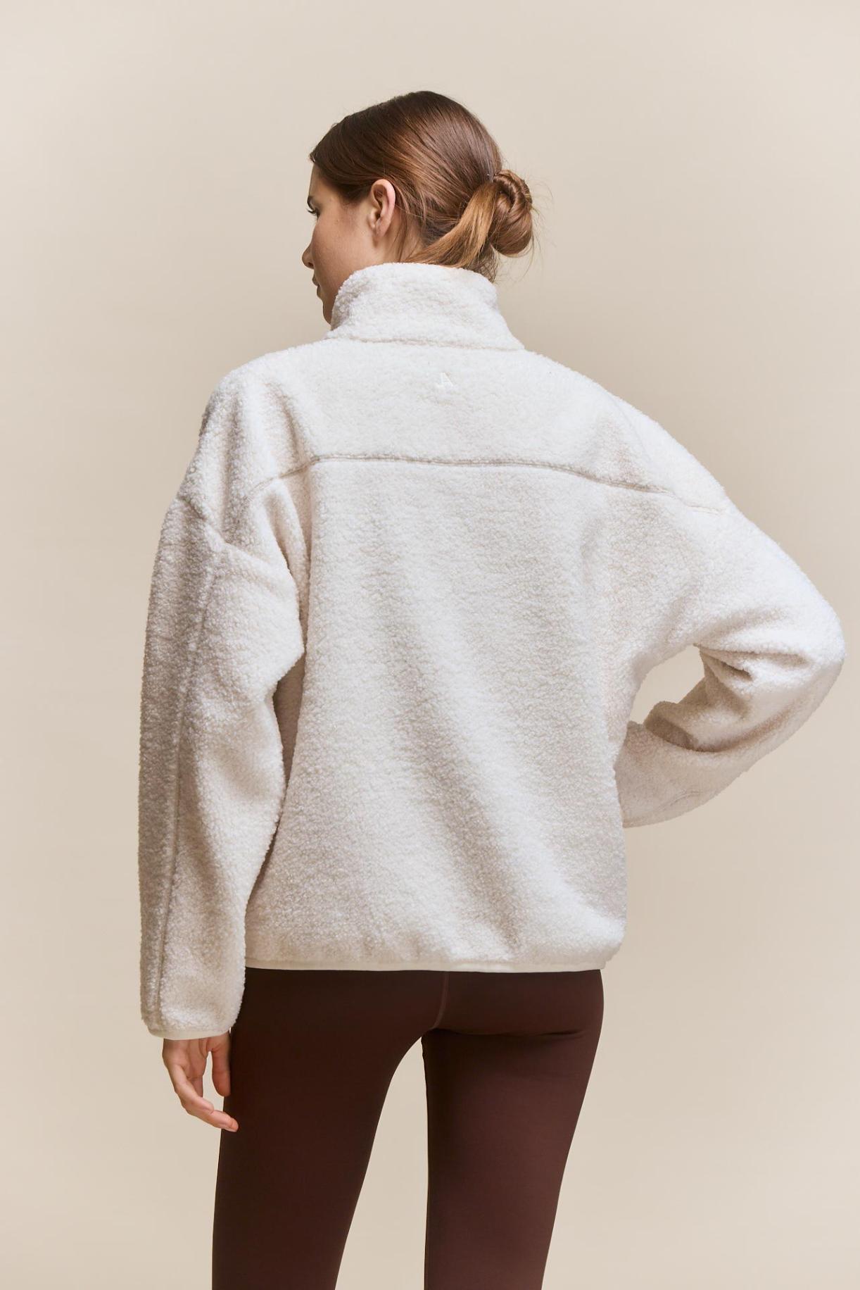 awada_campera-deportiva-sherpa_28-14-2026__picture-65025