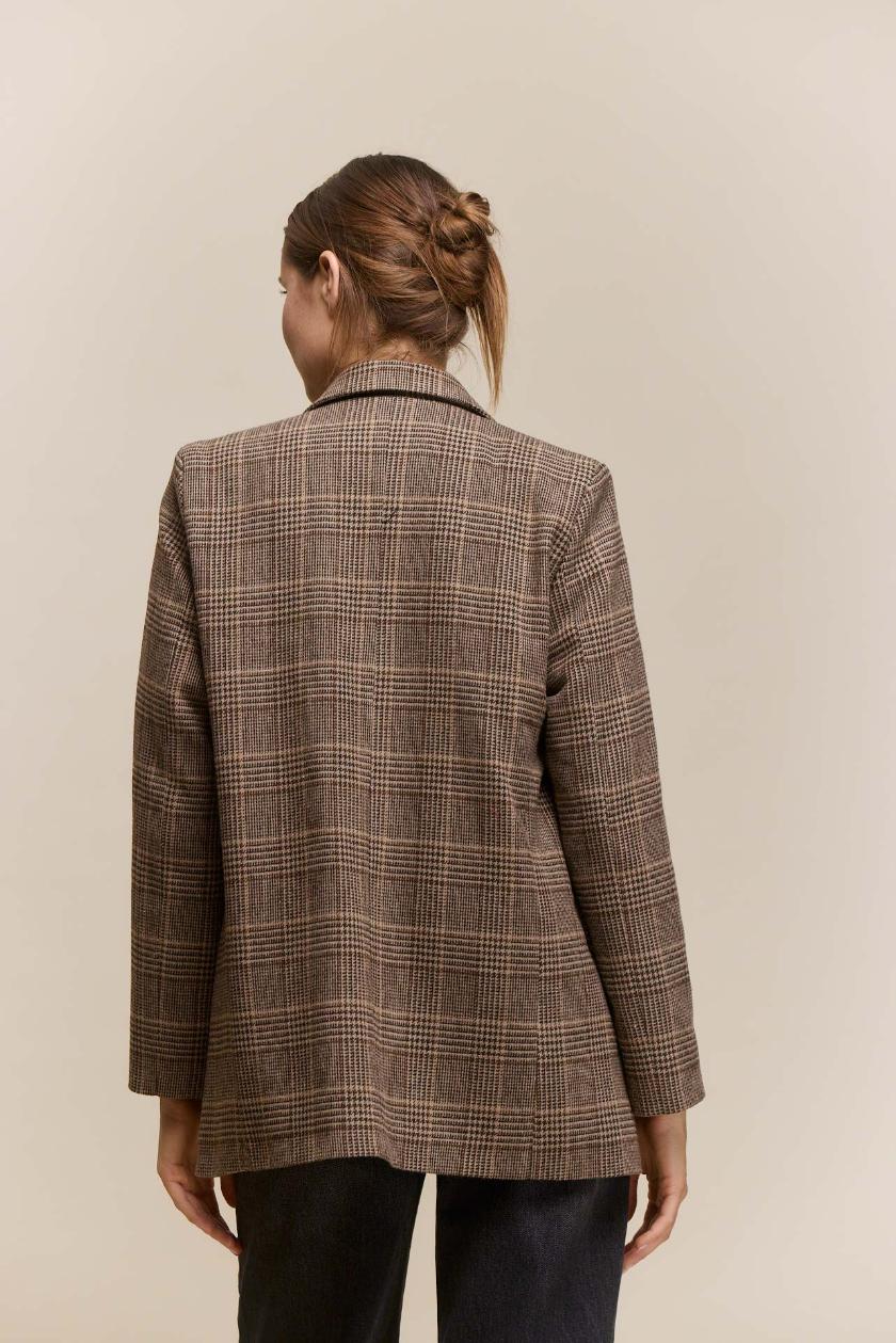 awada_blazer-tramado_19-23-2026__picture-65144