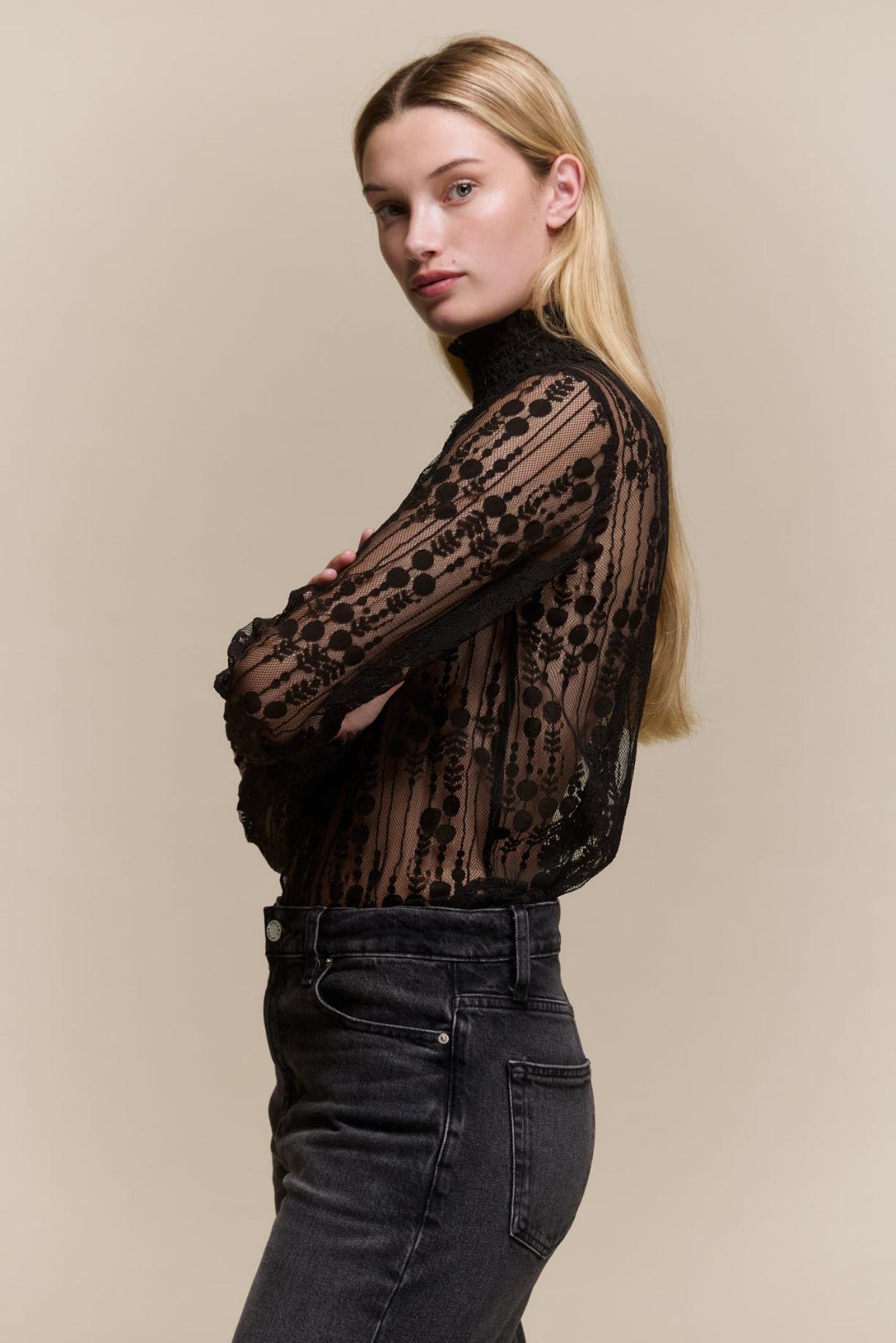 awada_blusa-encaje_16-07-2026__picture-65194